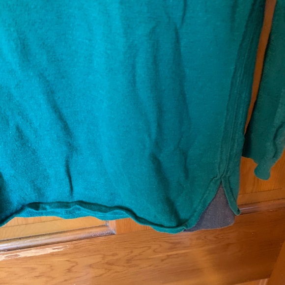 LOFT Green Sweater - Picture 3 of 7